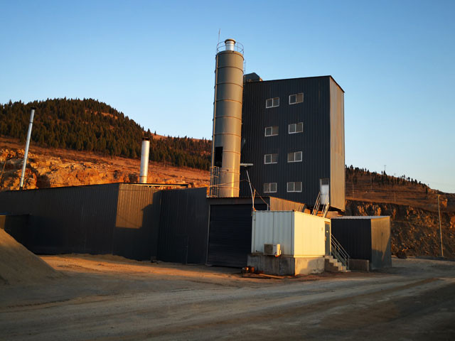 環保型LB2000瀝青(qing)攪拌站