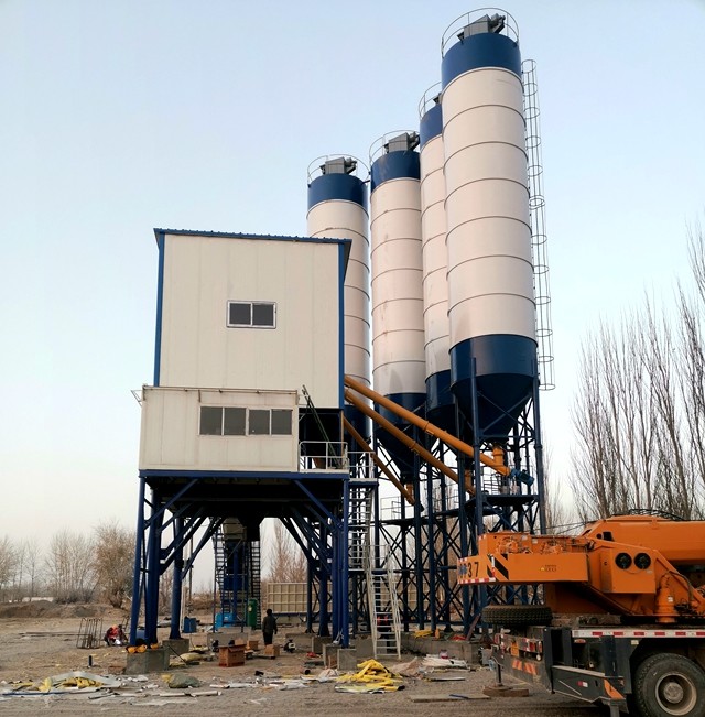 大型混凝土(tu)攪拌站的工(gong)作效率低産(chan)量低怎麽辦(ban)？